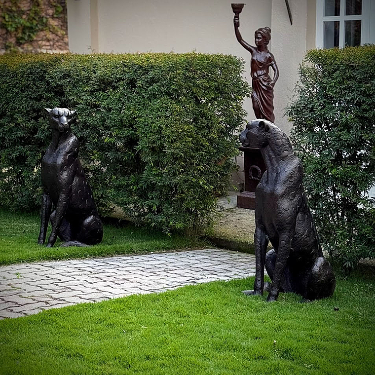 imagem do produto Escultura Par de Guepardos em Bronze 100cm - EBZ719 Paisagismo de Luxo