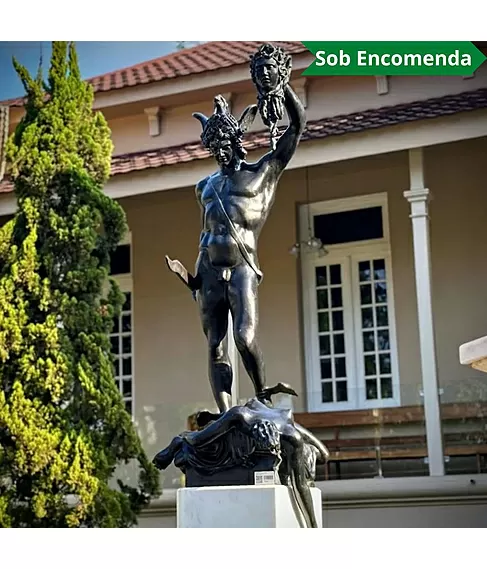 imagem de Escultura Perseu com Cabeça de Medusa 258cm - EBZ581 Obra Impressionante