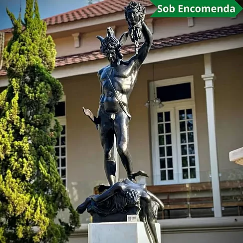 imagem de Escultura Perseu com Cabeça de Medusa 258cm - EBZ581 Obra Impressionante