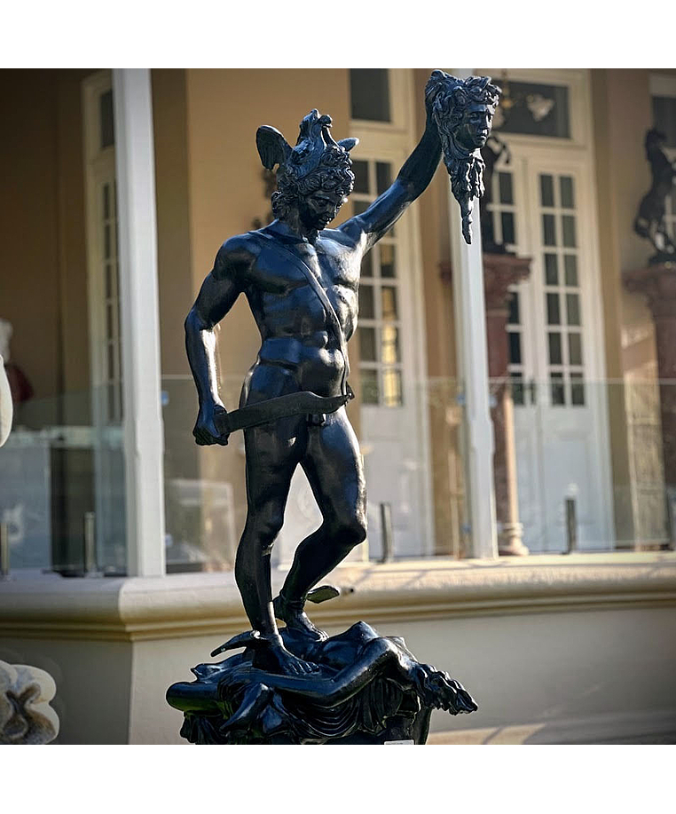 imagem do produto Escultura Perseu com Cabe�a de Medusa 258cm - EBZ581 Obra Impressionante