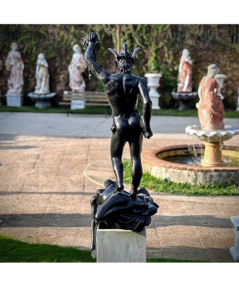imagem do produto Escultura Perseu com Cabe�a de Medusa 258cm - EBZ581 Obra Impressionante