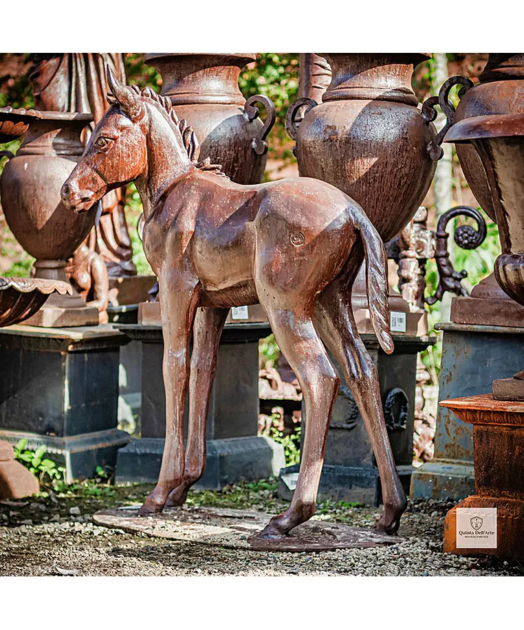 imagem de Escultura Potro em Ferro Fundido 121cm VRFF242 Movimento e Elegância