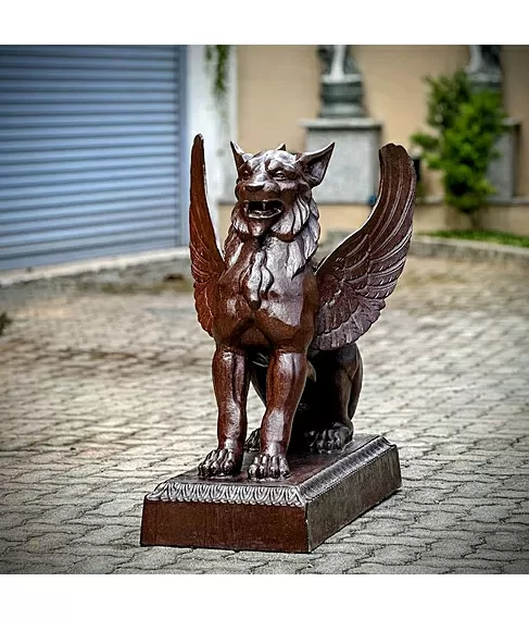 imagem de Escultura Quimera em Ferro Fundido 95cm EF410 Misticismo e Imponência