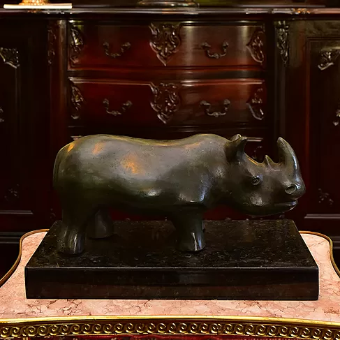 imagem de Escultura Rinoceronte em Bronze 45cm EBZ551 Força e Estilo