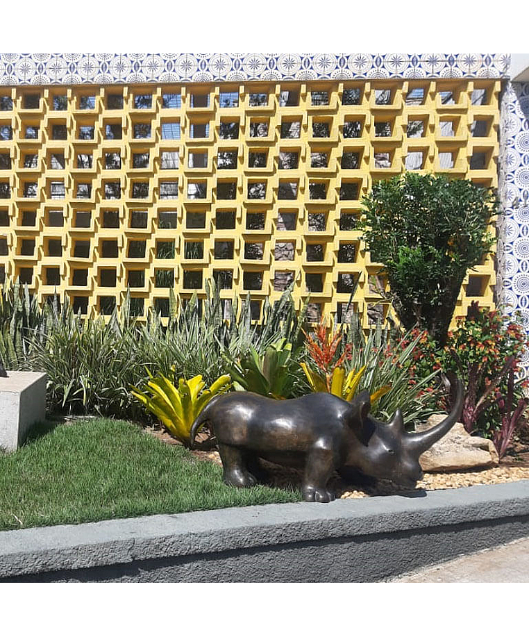 imagem do produto Escultura Rinoceronte em Bronze 48cm EBZ513 For�a e Eleg�ncia