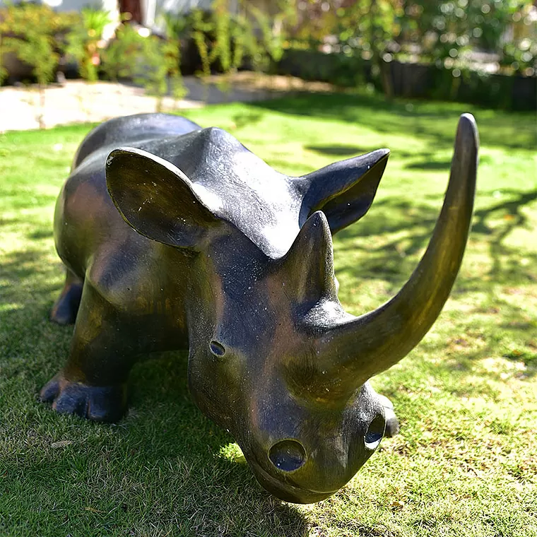 imagem do produto Escultura Rinoceronte em Bronze 48cm EBZ513 For�a e Eleg�ncia