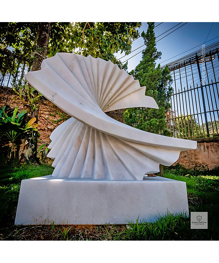 imagem do produto Escultura Ritmo Cont�nuo M�rmore Branco 120cm - EMP737