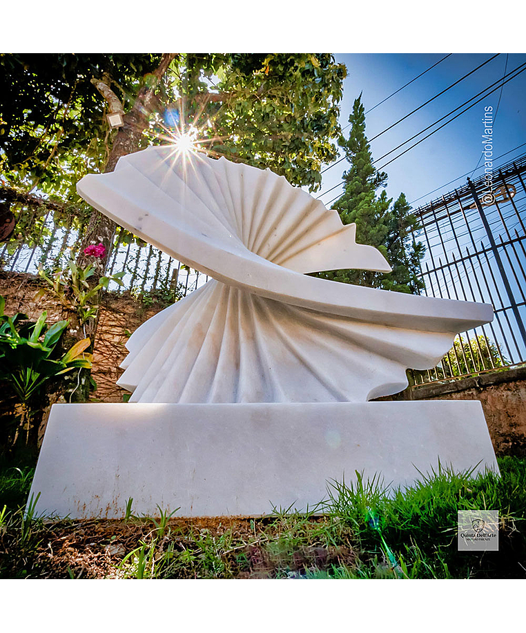 imagem do produto Escultura Ritmo Cont�nuo M�rmore Branco 120cm - EMP737