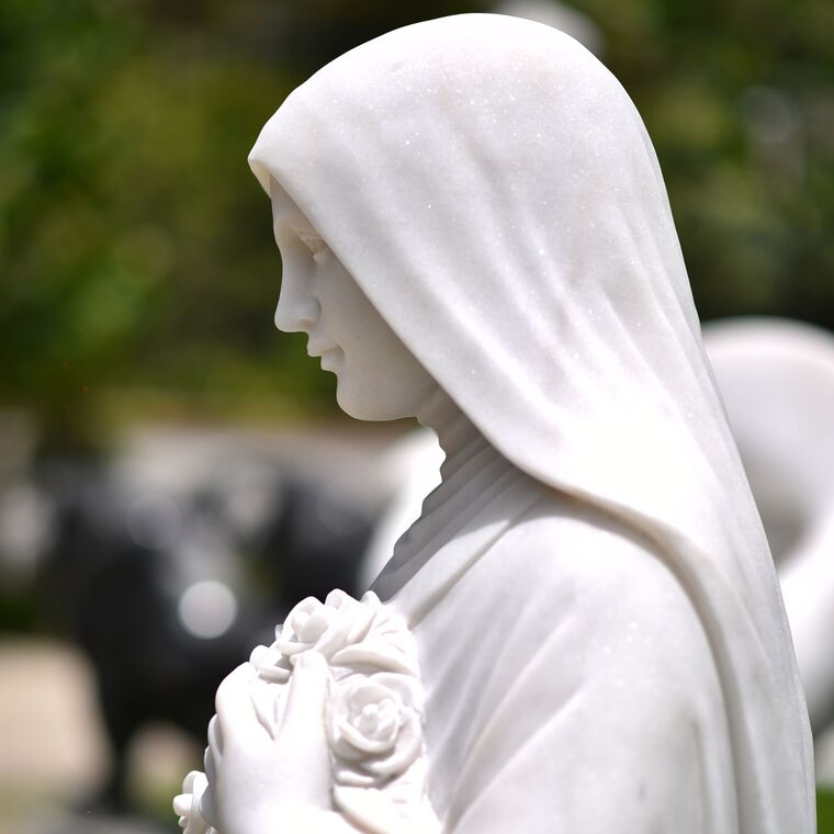 imagem do produto Escultura Santa Terezinha M�rmore Branco 160cm - IMP355 Imagem Religiosa Cl�ssica