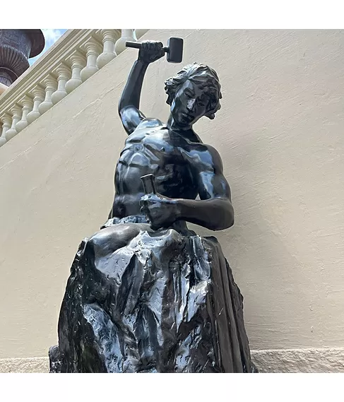 imagem de Escultura Self Made Man 200cm - EFB607