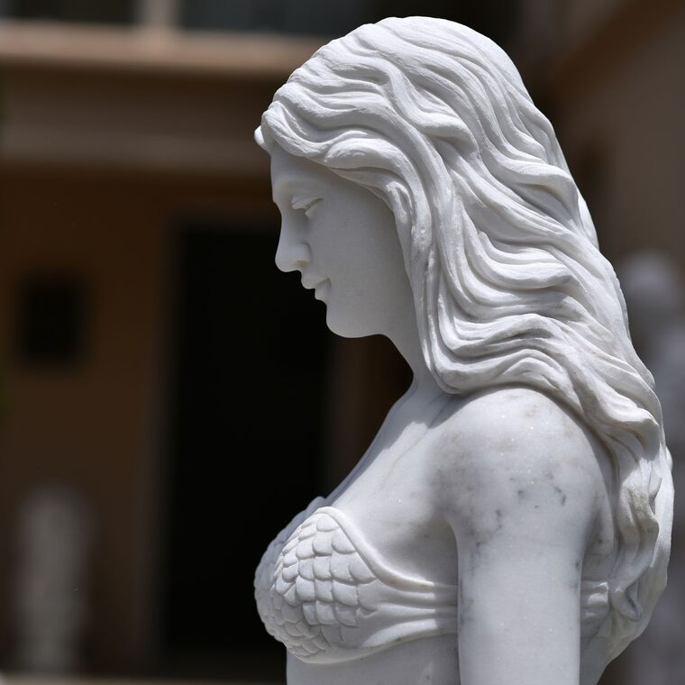 imagem do produto Escultura Sereia Sentada M�rmore Branco 120cm - EMP769 Arte Cl�ssica para Jardins