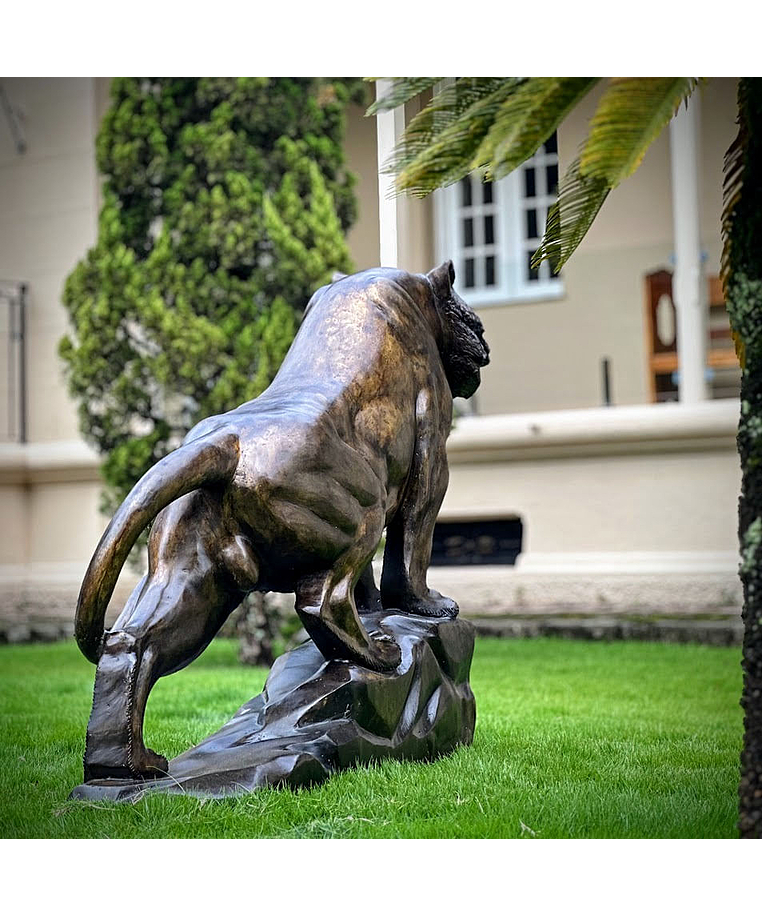 imagem do produto Escultura Tigre Bronze 120cm - EBZ512 For�a e Sofistica��o