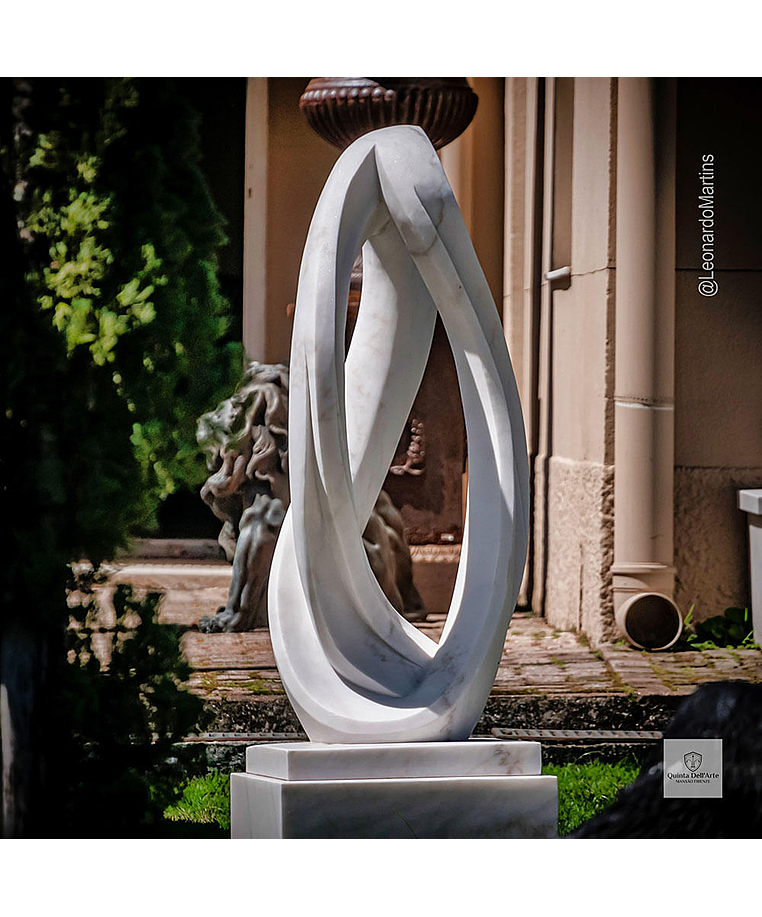 imagem do produto Escultura Tra�o Soberano M�rmore Branco 150cm EMP748 | Arte de Luxo By Quinta DellArte