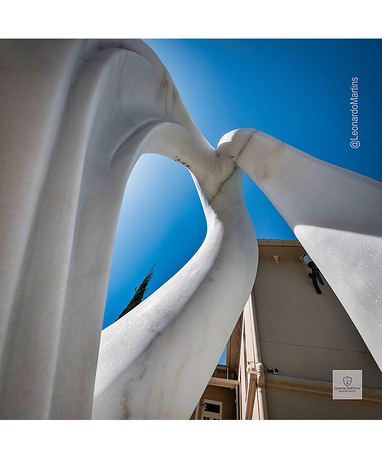 imagem do produto Escultura Tra�o Soberano M�rmore Branco 150cm EMP748 | Arte de Luxo By Quinta DellArte