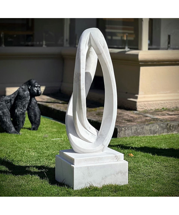 imagem do produto Escultura Tra�o Soberano M�rmore Branco 150cm EMP748 | Arte de Luxo By Quinta DellArte