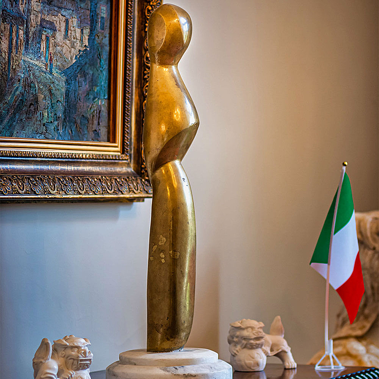 imagem do produto Escultura Vativo em Bronze com Base de M�rmore 75cm EBZ606