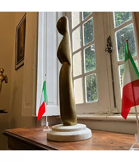 imagem de Escultura Vativo em Bronze com Base em Mármore Branco 75cm - EBZ606