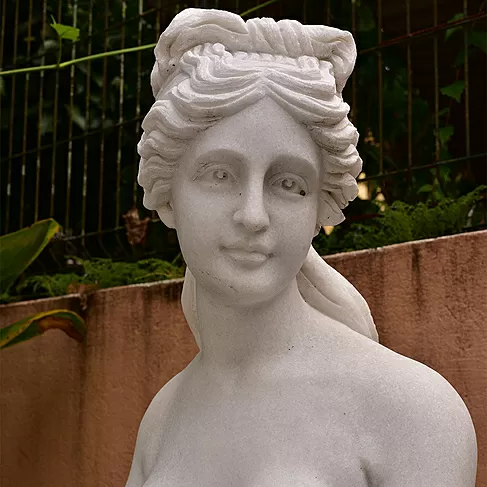 imagem de Escultura Vênus Capitolina 160cm - EMP477 Elegância Clássica em Destaque