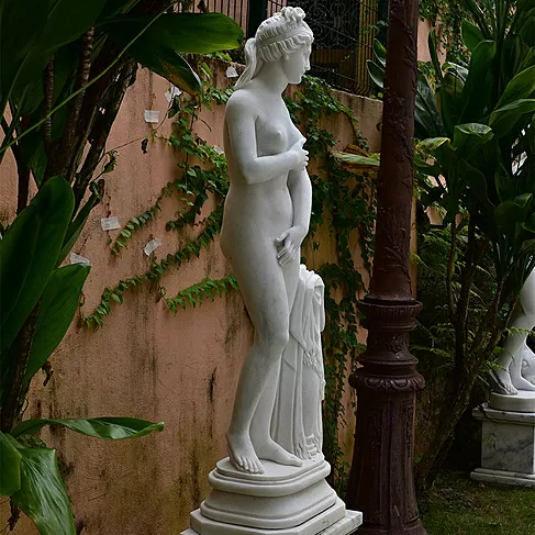 imagem de Escultura Vênus Capitolina 160cm - EMP477 Elegância Clássica em Destaque
