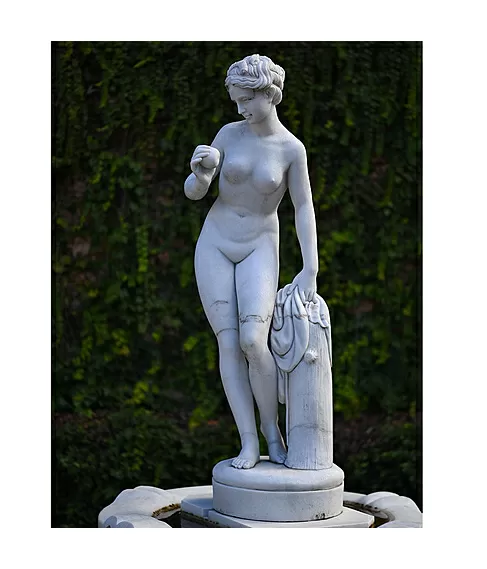 imagem de Escultura Vênus com Maça 160cm - EMP479 Destaque Clássico para Jardins