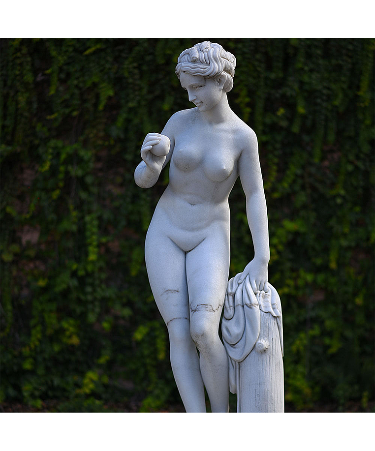 imagem do produto Escultura V�nus com Ma�a 160cm - EMP479 Destaque Cl�ssico para Jardins