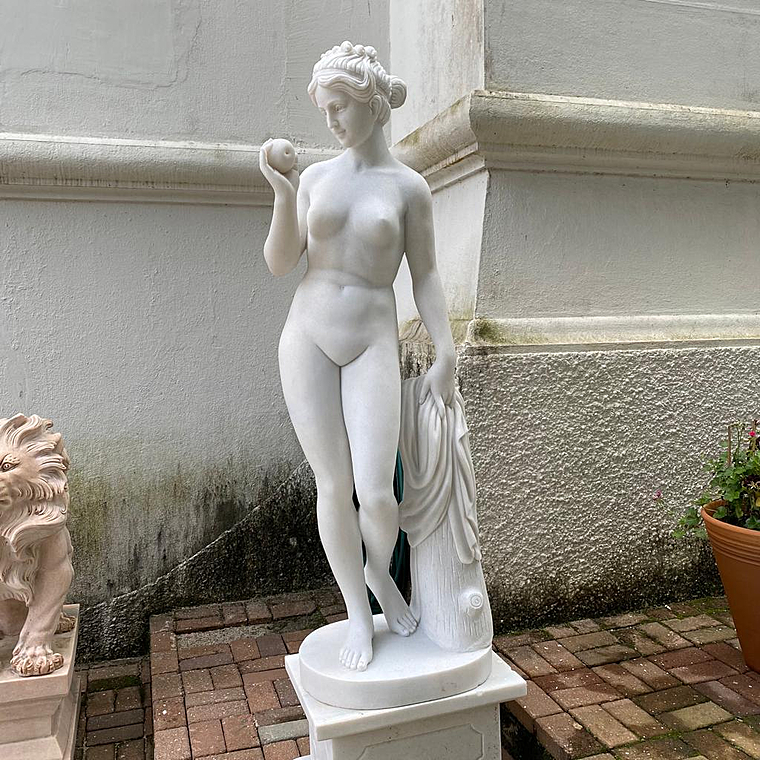 imagem do produto Escultura V�nus Com Ma�a Mod 02 160cm - EMP483 Arte Elegante em Destaque