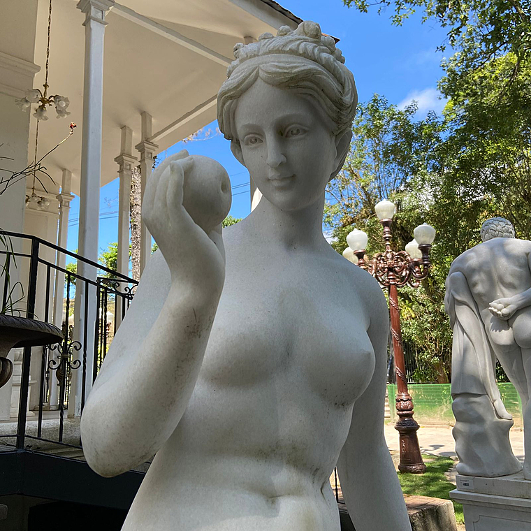 imagem do produto Escultura V�nus Com Ma�a Mod 02 160cm - EMP483 Arte Elegante em Destaque