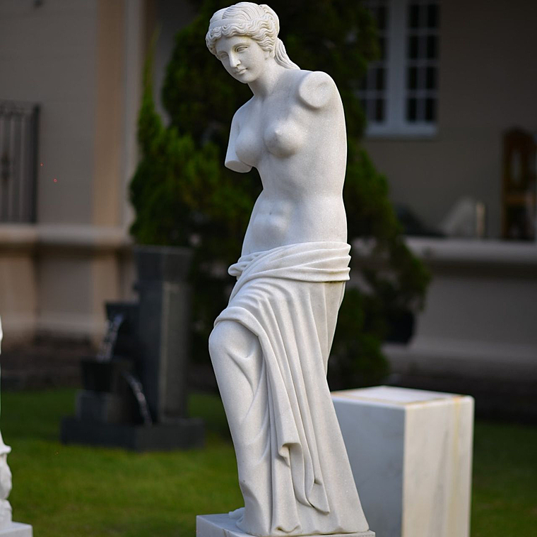 imagem do produto Escultura V�nus de Milo 150cm - EMP454 Arte Cl�ssica para Jardins Elegantes