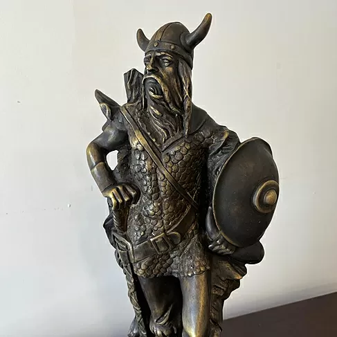 imagem de Escultura Viking em Bronze 48cm EBZ586 Força e Tradição Nórdica