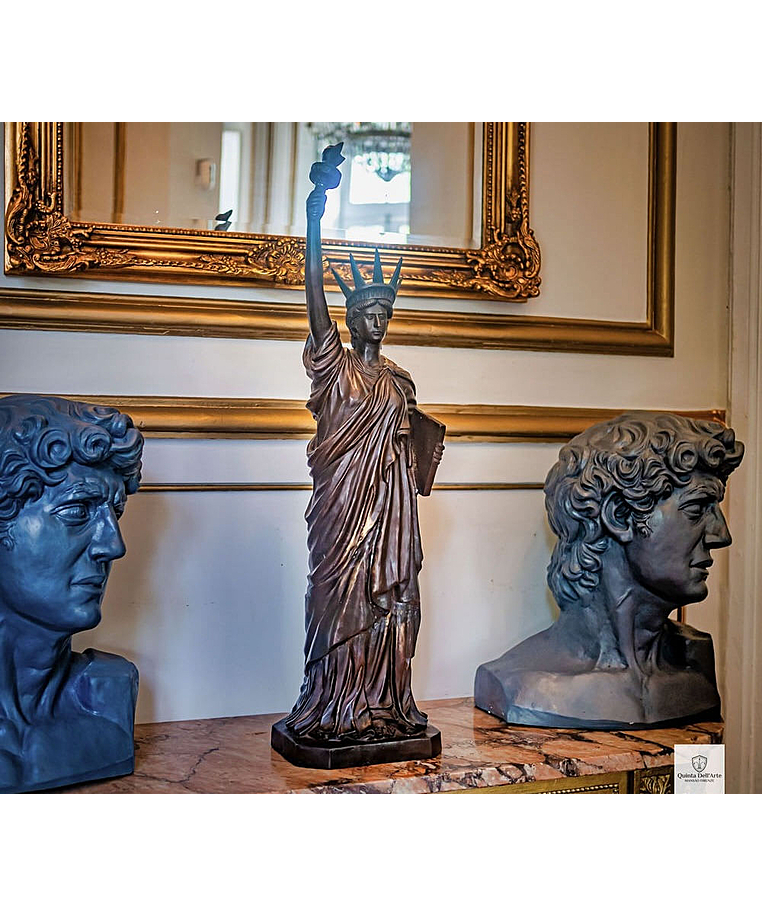 imagem do produto Est�tua da Liberdade em Bronze 83cm EBZ569 Impon�ncia e Simbolismo