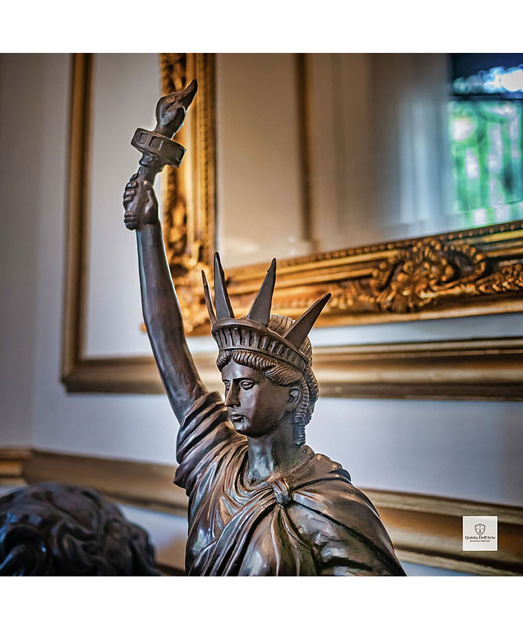 imagem do produto Est�tua da Liberdade em Bronze 83cm EBZ569 Impon�ncia e Simbolismo