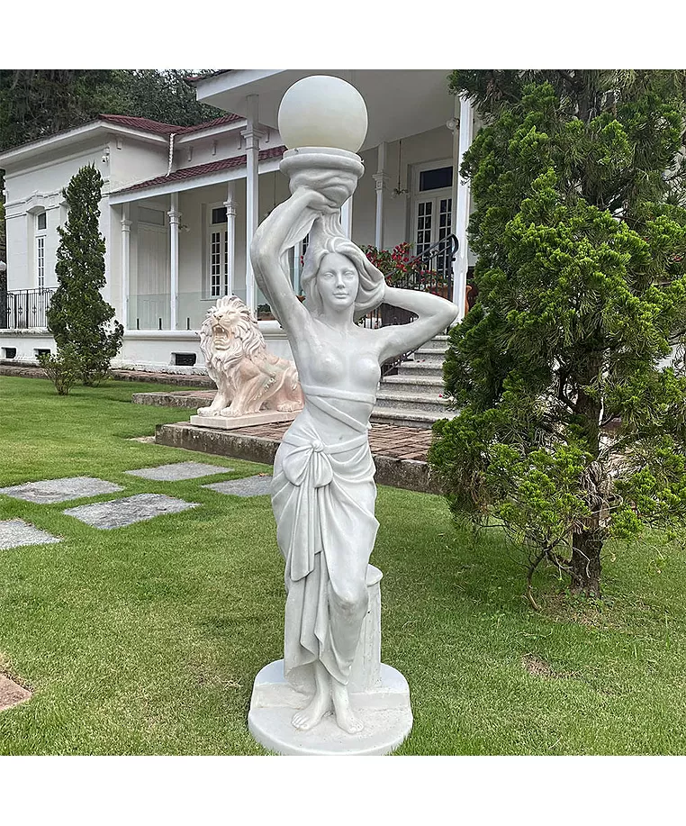 imagem de Estatua para Jardim Cauria Luminária 123cm - EML024