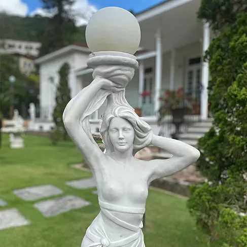 imagem de Estatua para Jardim Cauria Luminária 123cm EML024 Para Jardins e Projetos Paisagísticos
