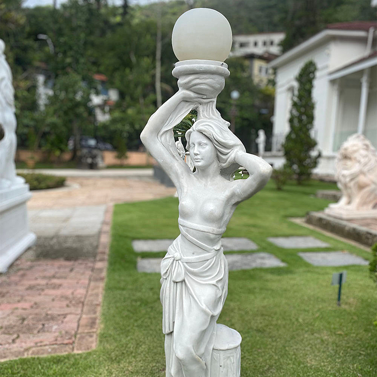 imagem do produto Estatua para Jardim Cauria Lumin�ria 123cm EML024 Para Jardins e Projetos Paisag�sticos