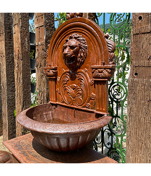 imagem de Fonte de Parede Cara de Leo 120cm - FF160