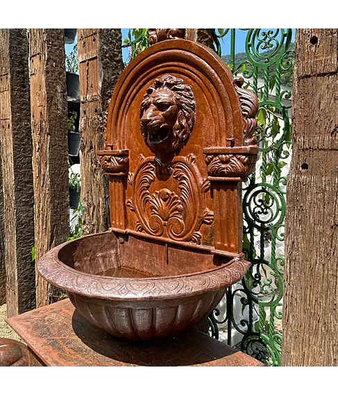imagem de Fonte de Parede Cara de Leão em Ferro Fundido 120cm - FF160 Peça Decorativa para Jardins