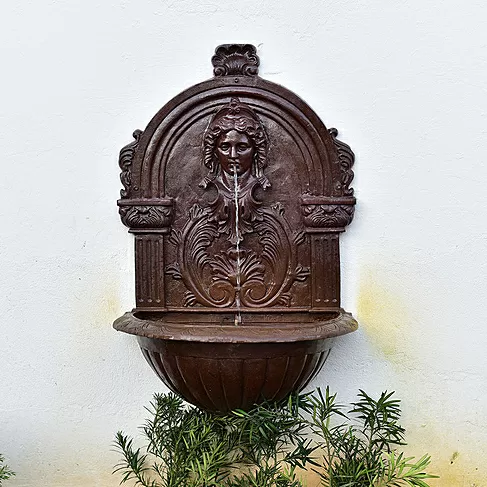 imagem de Fonte de Parede Face de Princesa em Ferro Fundido 120cm - FF160B Design Clássico