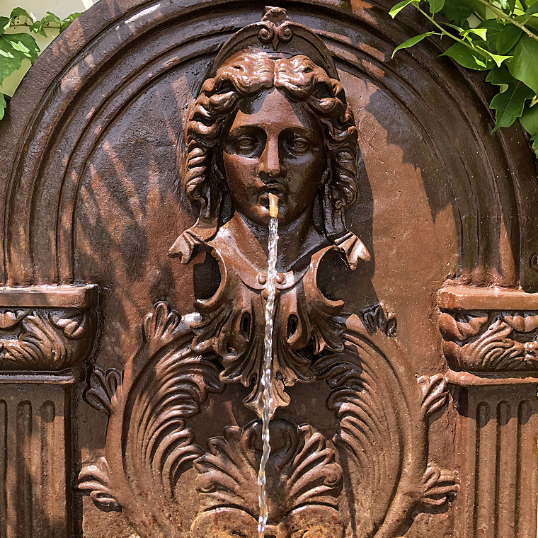 imagem do produto Fonte de Parede Face de Princesa em Ferro Fundido 120cm - FF160B Design Cl�ssico