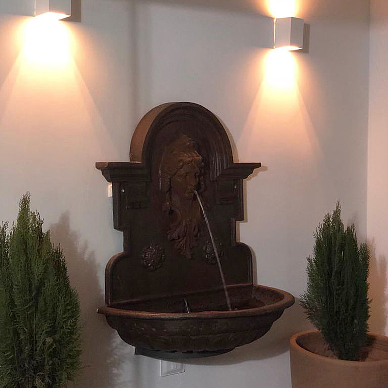 imagem do produto Fonte de Parede Princesa em Ferro Fundido 95cm - FF015 Destaque no Paisagismo