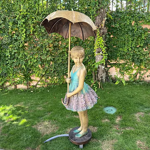 imagem de Fonte em Bronze Menina com Sombrinha 168cm - FBZ206 Design Escultural de Luxo 