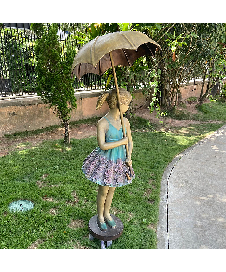 imagem do produto Fonte em Bronze Menina com Sombrinha 168cm - FBZ206 Design Escultural de Luxo 