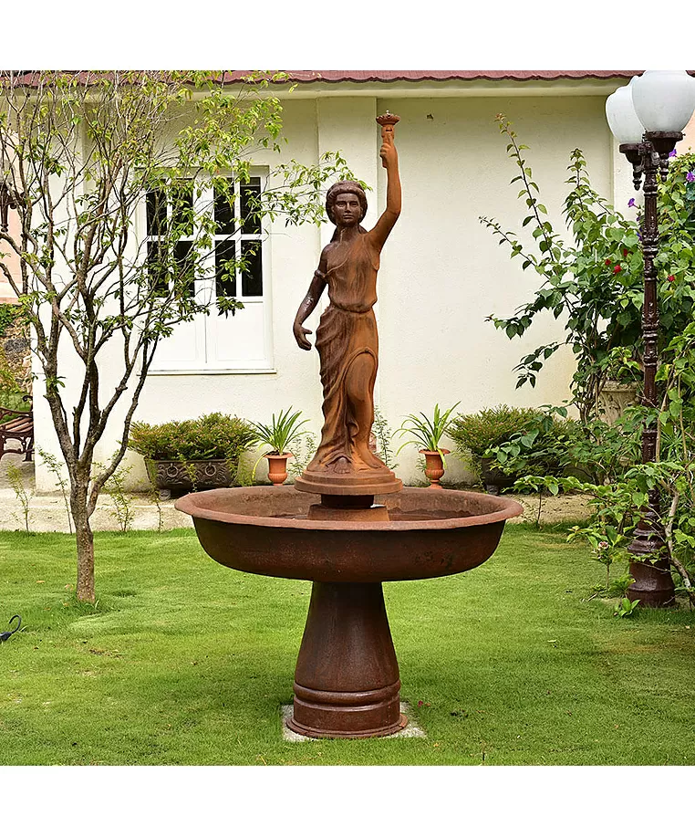 imagem de Fonte Lady Ferro Fundido 200cm - FF192 Sofisticação e Impacto Paisagístico