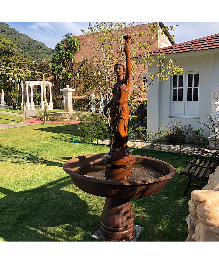 imagem do produto Fonte Lady Ferro Fundido 200cm - FF192 Sofistica��o e Impacto Paisag�stico