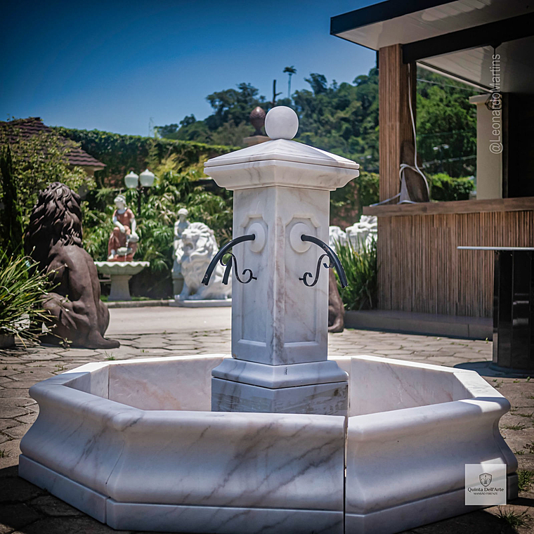 imagem do produto Fonte Moderna para Lago em M�rmore 122cm - FMP167 Sofistica��o para Projetos Paisag�sticos