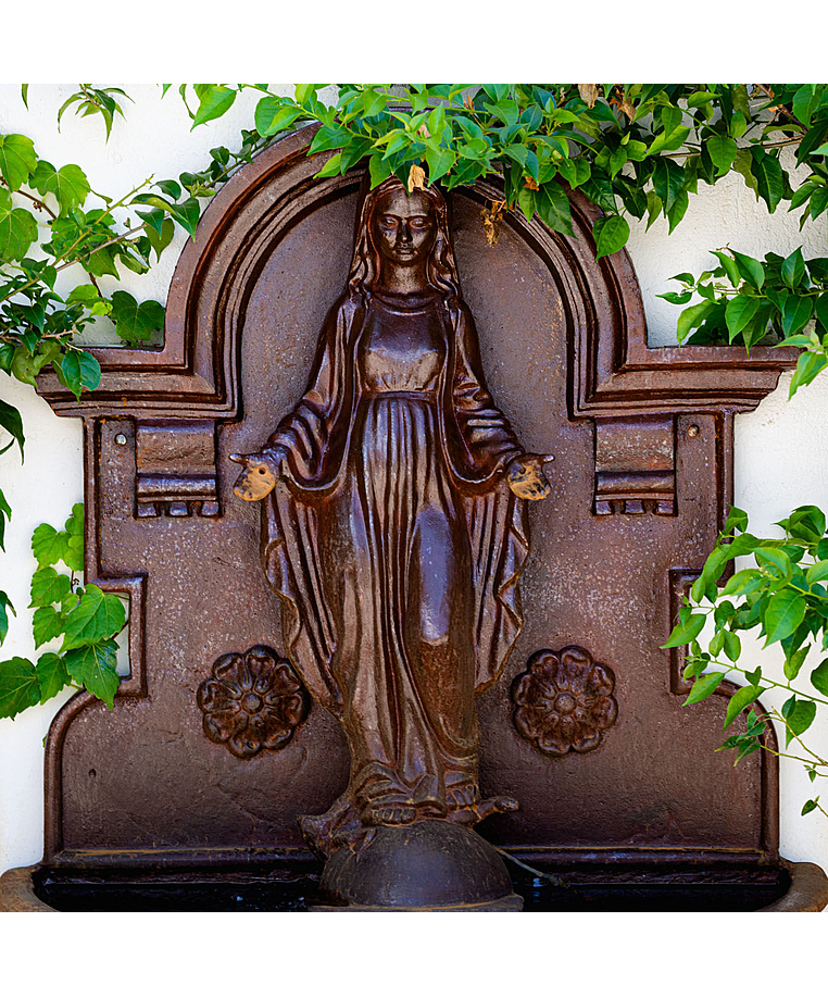 imagem do produto Fonte N.S  das Gra�as em Ferro Fundido 95cm - FF127 Arte Sacra para Jardins Sofisticados