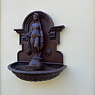 imagem do produto Fonte N.S  das Gra�as em Ferro Fundido 95cm - FF127 Arte Sacra para Jardins Sofisticados