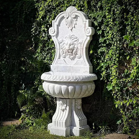 imagem de Fonte Nice em Mármore Branco 180cm - FMP372 Sofisticação Escultural para Jardins e Lagos