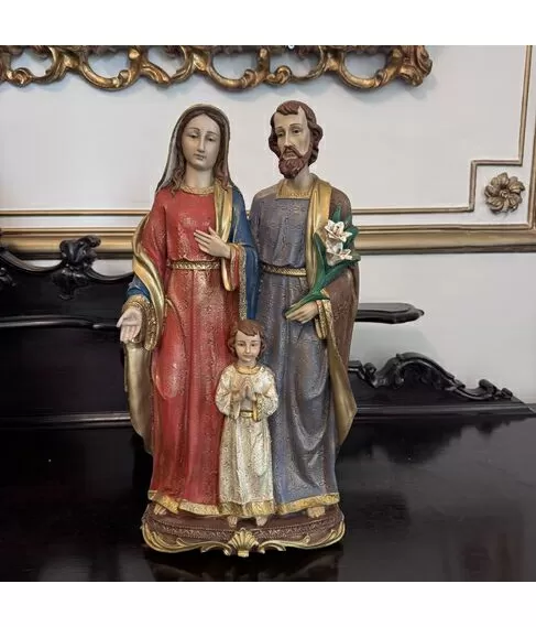 imagem de Imagem Sagrada Família 55cm IR194 Para Ambientes Elegantes e Acolhedores