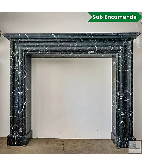 imagem de Lareira Vicenza em Mármore Preto 125cm VRMP355 Sofisticada para Ambientes de Alto Padrão 