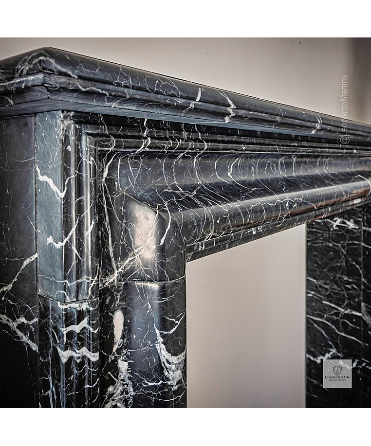 imagem do produto Lareira Vicenza em M�rmore Preto 125cm VRMP355 Sofisticada para Ambientes de Alto Padr�o 